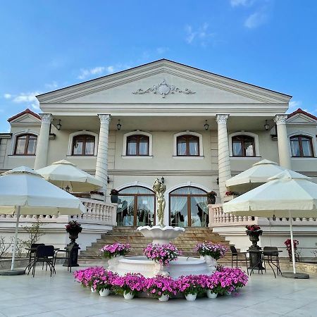 Hotel Palac Akropol ลูบลิน ภายนอก รูปภาพ
