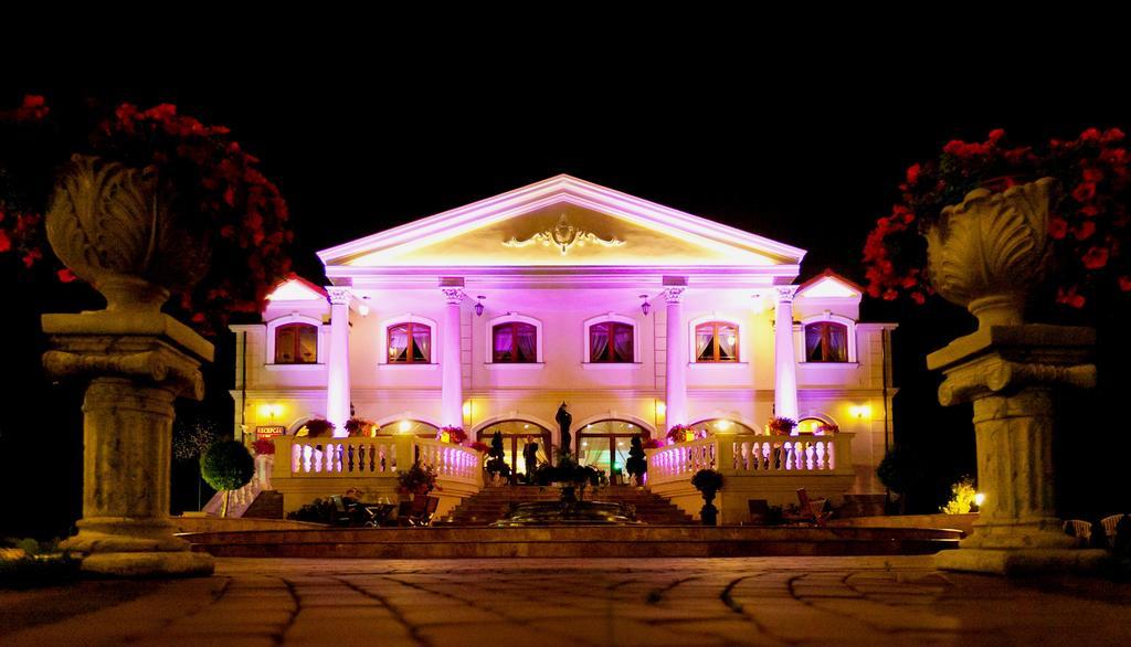 Hotel Palac Akropol ลูบลิน ภายนอก รูปภาพ