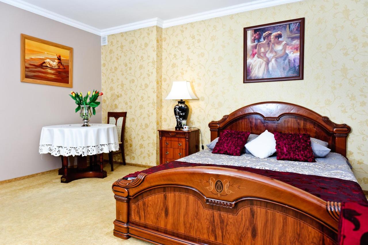 Hotel Palac Akropol ลูบลิน ภายนอก รูปภาพ
