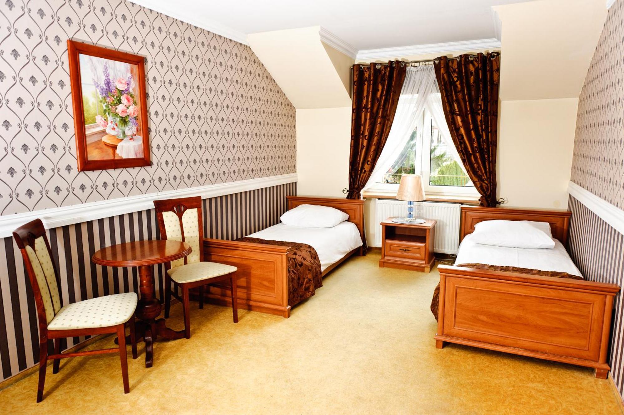 Hotel Palac Akropol ลูบลิน ภายนอก รูปภาพ
