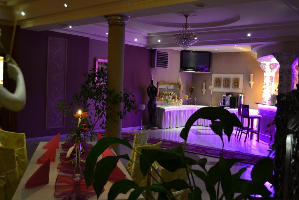 Hotel Palac Akropol ลูบลิน ภายนอก รูปภาพ